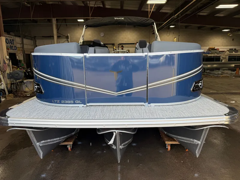 Slide: The Image of Tahoe LTZ 200HP Quad Lounge 2385 Tritoon 2026 - 33