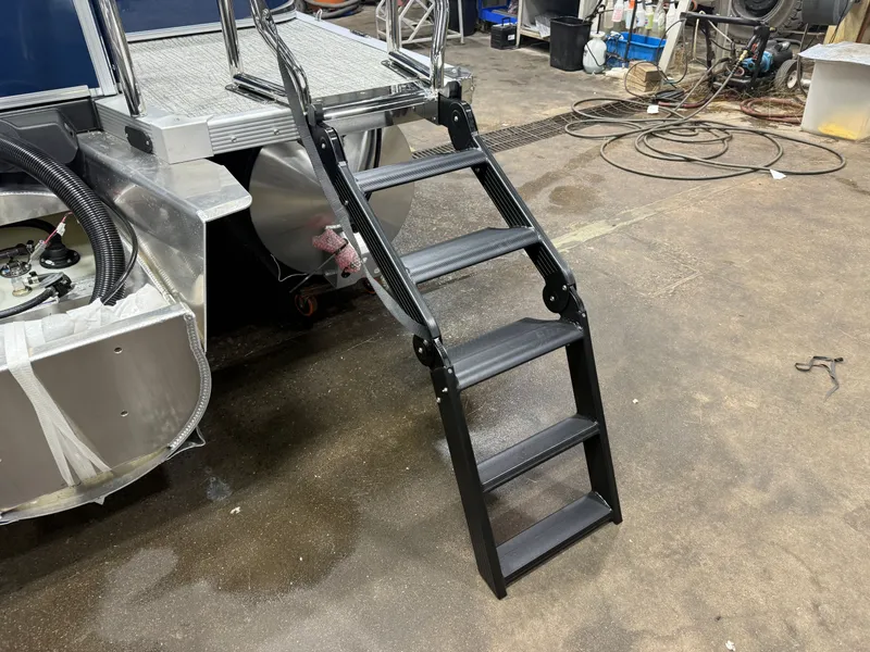 Slide: The Image of Tahoe LTZ 200HP Quad Lounge 2385 Tritoon 2026 - 46