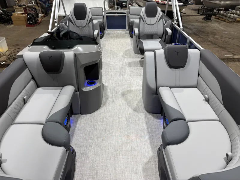 Slide: The Image of Tahoe LTZ 200HP Quad Lounge 2385 Tritoon 2026 - 7