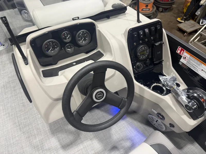 Slide: The Image of Princecraft Vectra 23 RL 2026 - 11