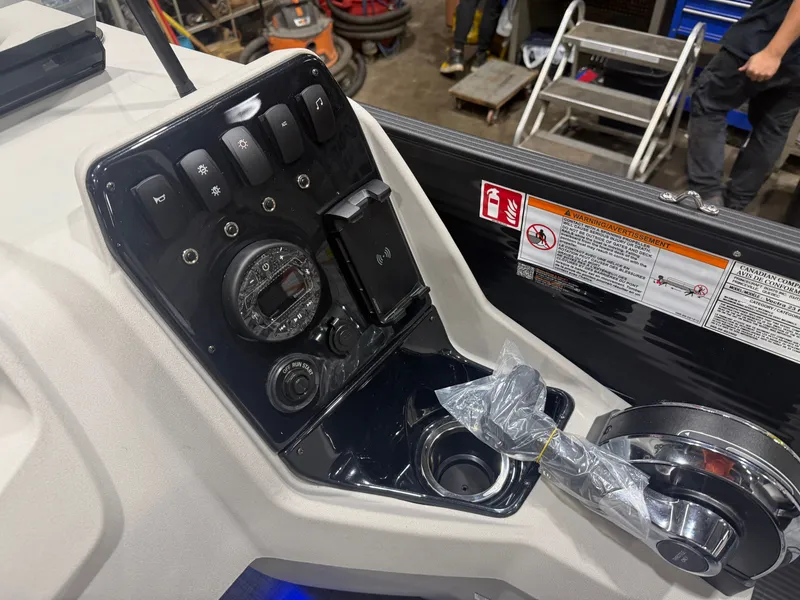 Slide: The Image of Princecraft Vectra 23 RL 2026 - 13