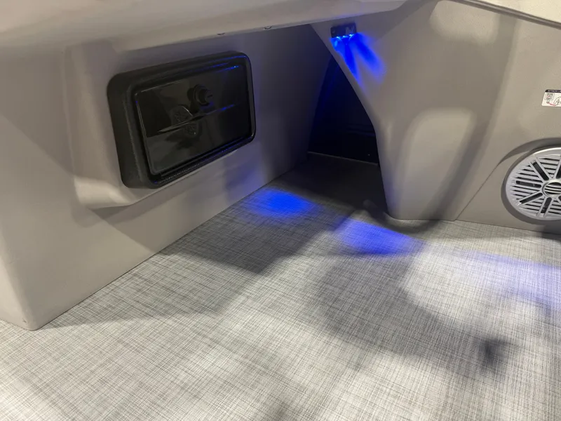 Slide: The Image of Princecraft Vectra 23 RL 2026 - 14