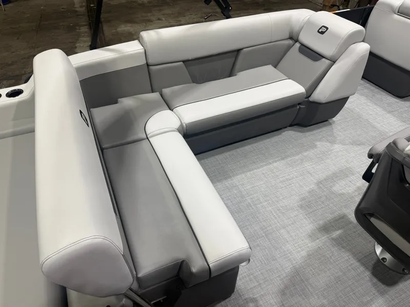 Slide: The Image of Princecraft Vectra 23 RL 2026 - 15