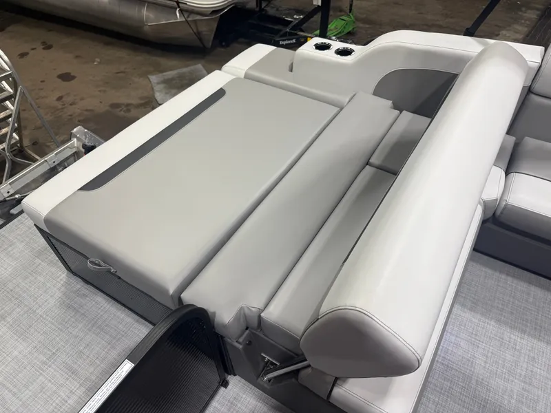 Slide: The Image of Princecraft Vectra 23 RL 2026 - 16