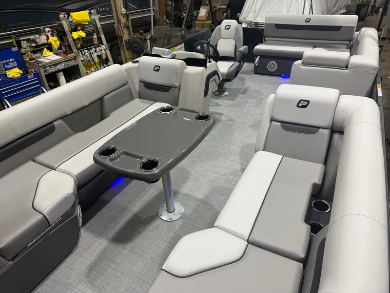 Slide: The Image of Princecraft Vectra 23 RL 2026 - 25