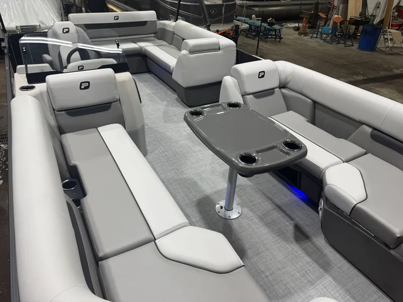 Slide: The Image of Princecraft Vectra 23 RL 2026 - 26