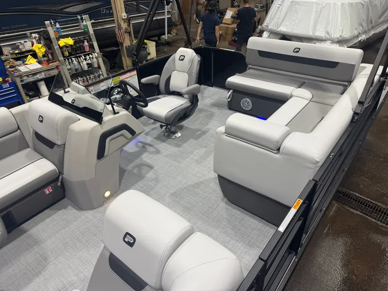 Slide: The Image of Princecraft Vectra 23 RL 2026 - 3