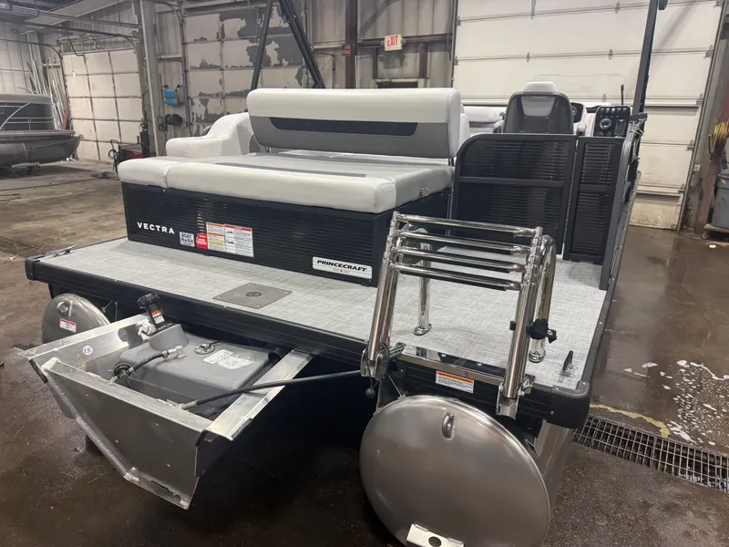 Slide: The Image of Princecraft Vectra 23 RL 2026 - 34