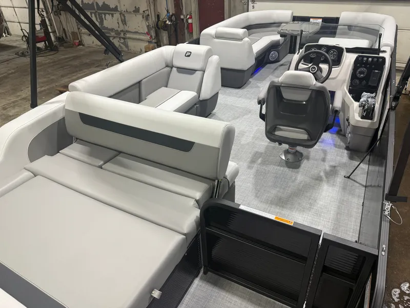 Slide: The Image of Princecraft Vectra 23 RL 2026 - 18