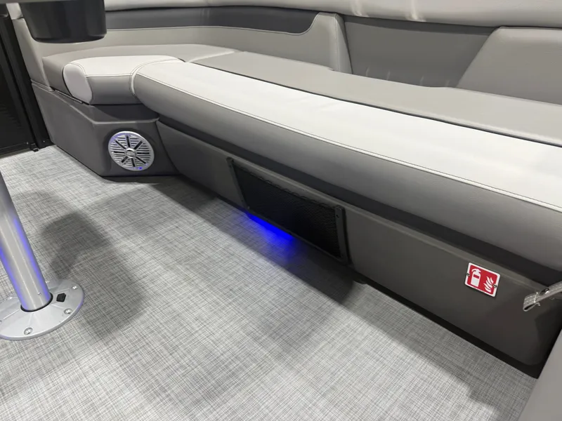 Slide: The Image of Princecraft Vectra 23 RL 2026 - 24