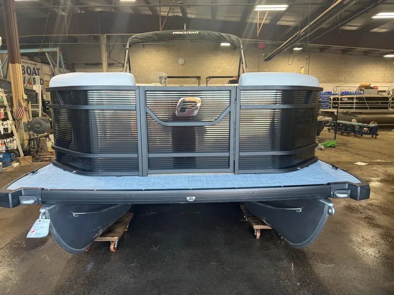 Slide: The Image of Princecraft Vectra 23 RL 2026 - 27