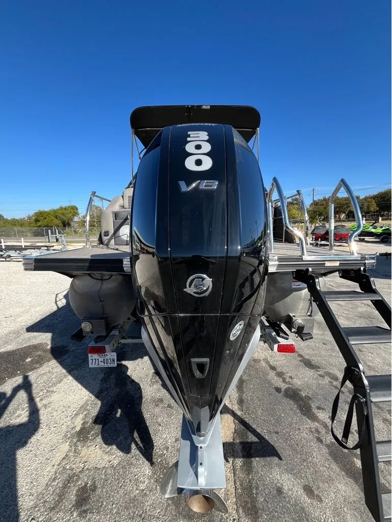 Slide: The Image of Barletta Corsa 23UA Ultra-Lounge w/ Tower 2023 - 16