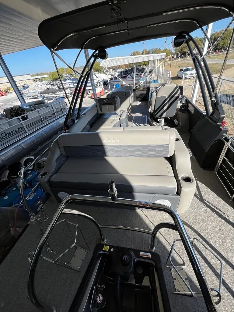 Slide: The Image of Barletta Corsa 23UA Ultra-Lounge w/ Tower 2023 - 17