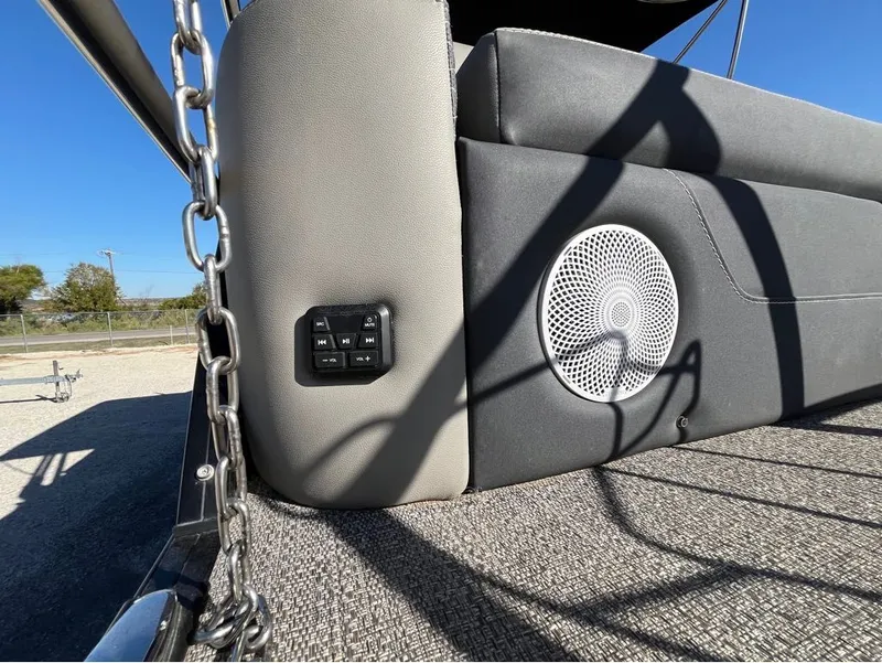 Slide: The Image of Barletta Corsa 23UA Ultra-Lounge w/ Tower 2023 - 3