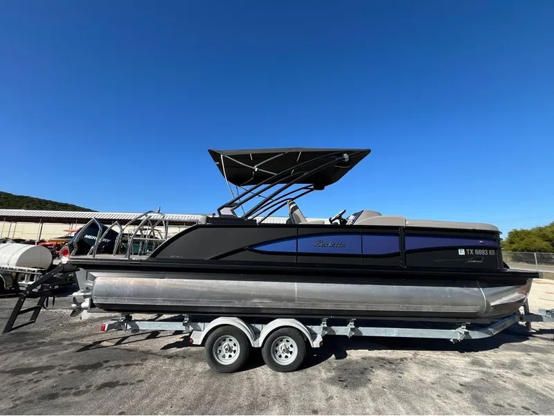 Slide: The Image of Barletta Corsa 23UA Ultra-Lounge w/ Tower 2023 - 4