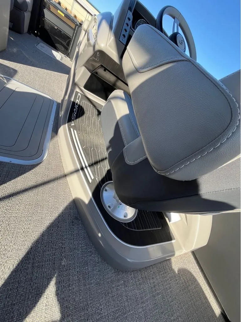 Slide: The Image of Barletta Corsa 23UA Ultra-Lounge w/ Tower 2023 - 5