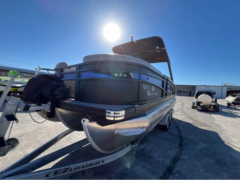 Slide: The Image of Barletta Corsa 23UA Ultra-Lounge w/ Tower 2023 - 9