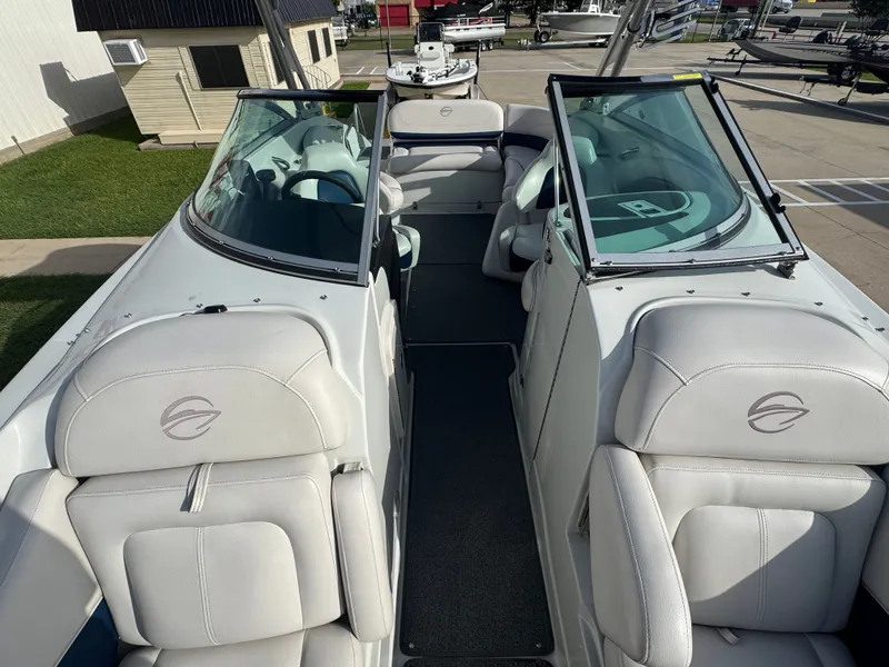 Slide: The Image of Crownline Boats Eclipse E4 2014 - 19