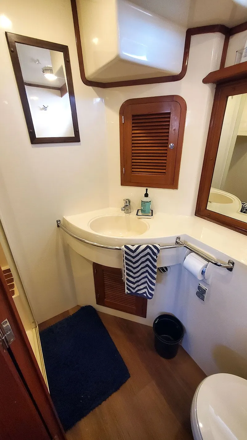 Slide: The Image of Master Head Vanity - 28