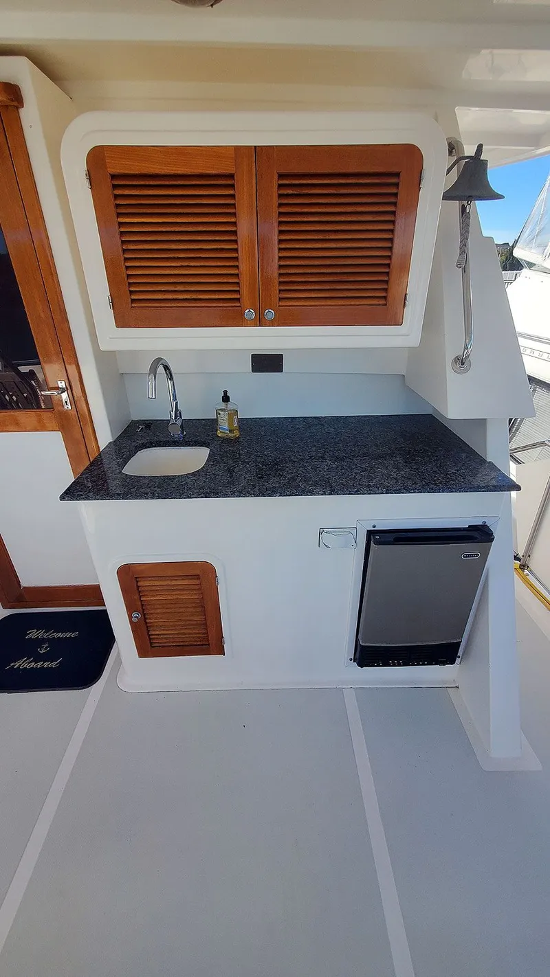 Slide: The Image of Sundeck Wet Bar - 6