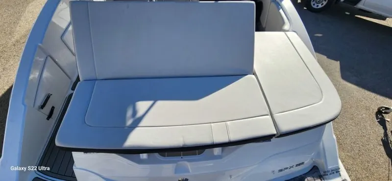 Slide: The Image of Sea Ray SPX 230 2023 - 9