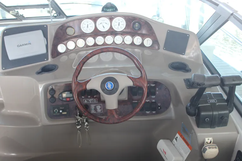 Slide: The Image of Four Winns 328 Vista 2004 - 11