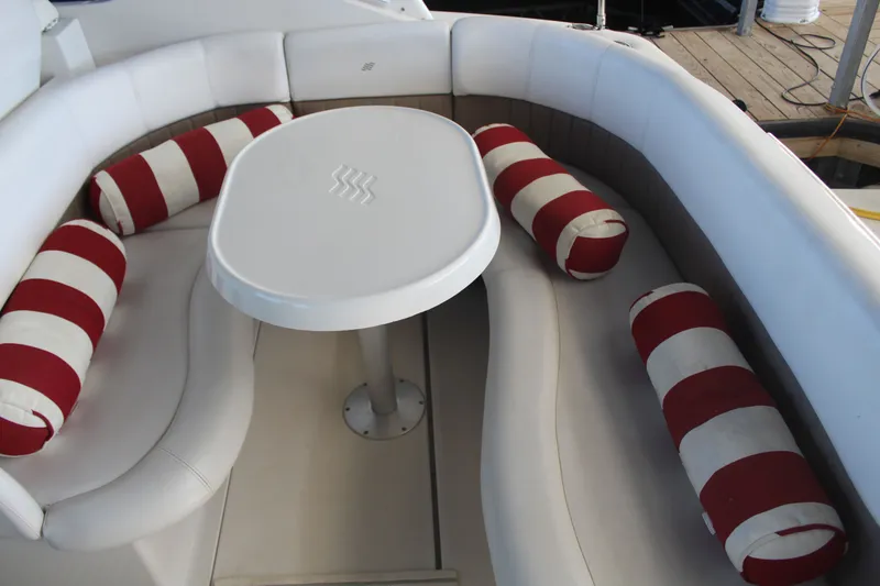 Slide: The Image of Four Winns 328 Vista 2004 - 15