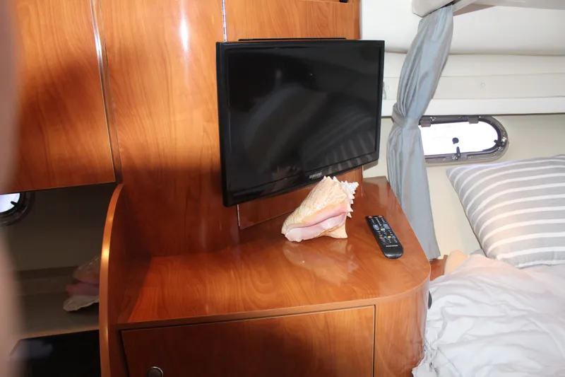 Slide: The Image of Four Winns 328 Vista 2004 - 19