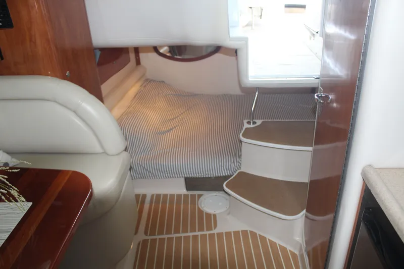 Slide: The Image of Four Winns 328 Vista 2004 - 22