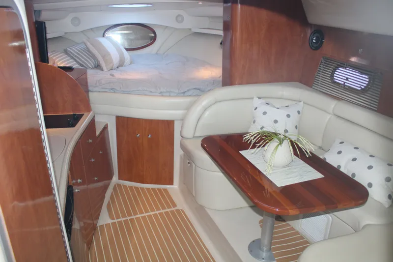 Slide: The Image of Four Winns 328 Vista 2004 - 25