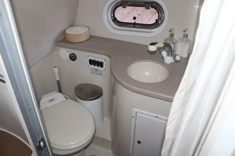 Slide: The Image of Four Winns 328 Vista 2004 - 26