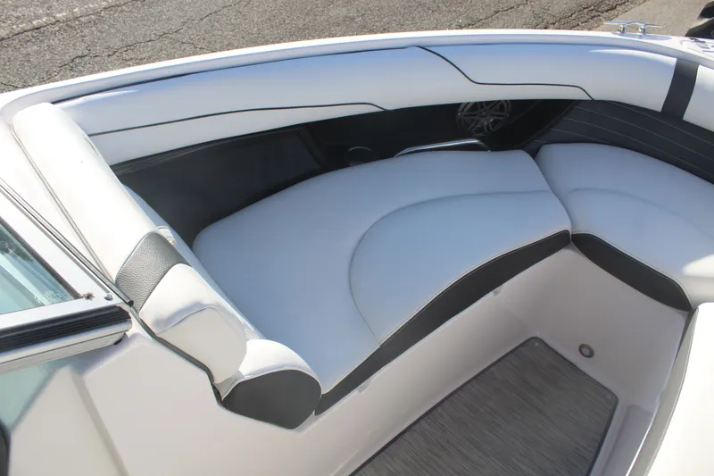 Slide: The Image of Regal 2300 Bowrider 2017 - 16