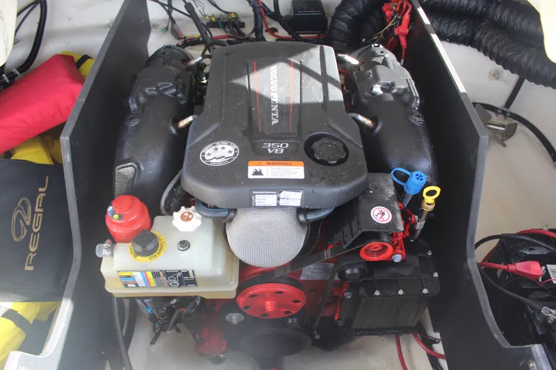 Slide: The Image of Regal 2300 Bowrider 2017 - 19