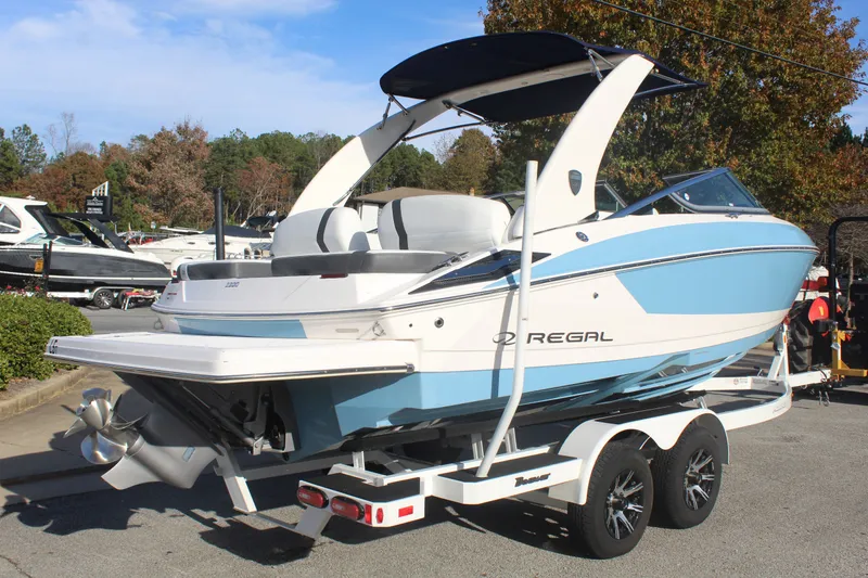 Slide: The Image of Regal 2300 Bowrider 2017 - 6