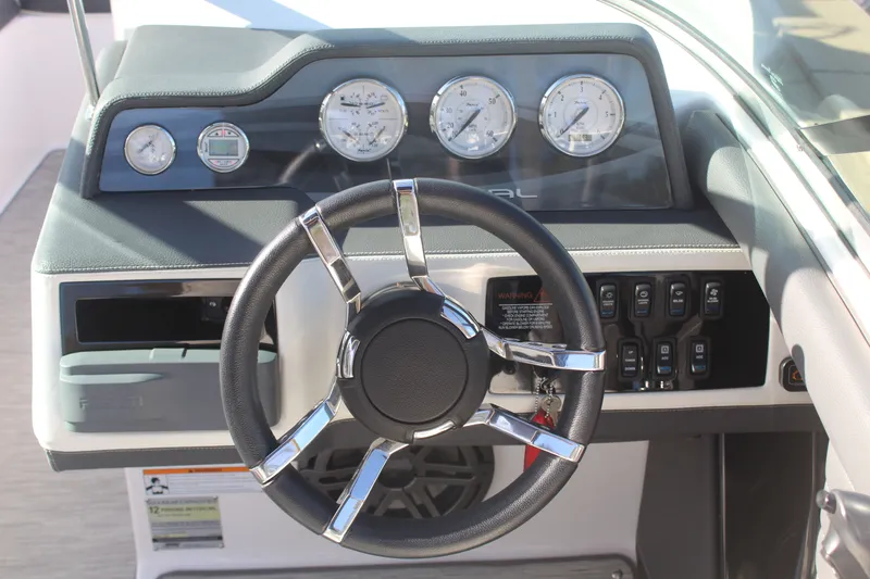 Slide: The Image of Regal 2300 Bowrider 2017 - 8