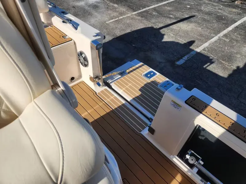 Slide: The Image of Grady-White 281 Coastal Explorer 2024 - 15