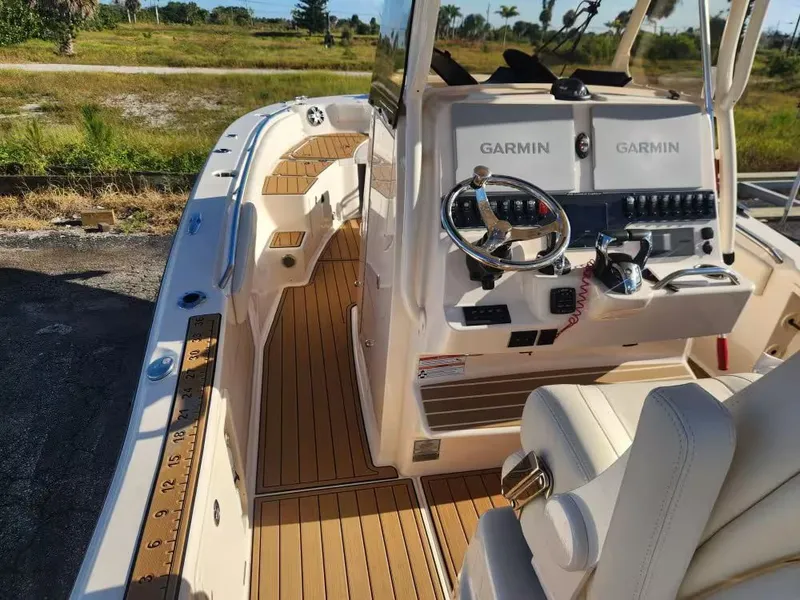 Slide: The Image of Grady-White 281 Coastal Explorer 2024 - 8