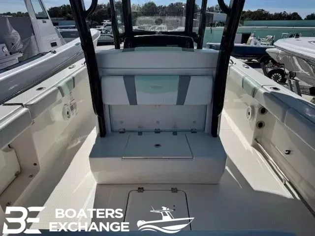 Slide: The Image of Robalo R272 Center Console 2019 - 5