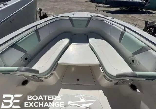 Slide: The Image of Robalo R272 Center Console 2019 - 9
