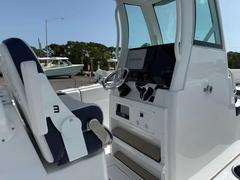 Slide: The Image of Stingray 253 CC 2025 - 5