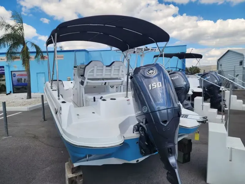 Slide: The Image of Stingray 206 CC 2025 - 4