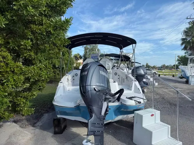 Slide: The Image of Stingray 206 CC 2025 - 5