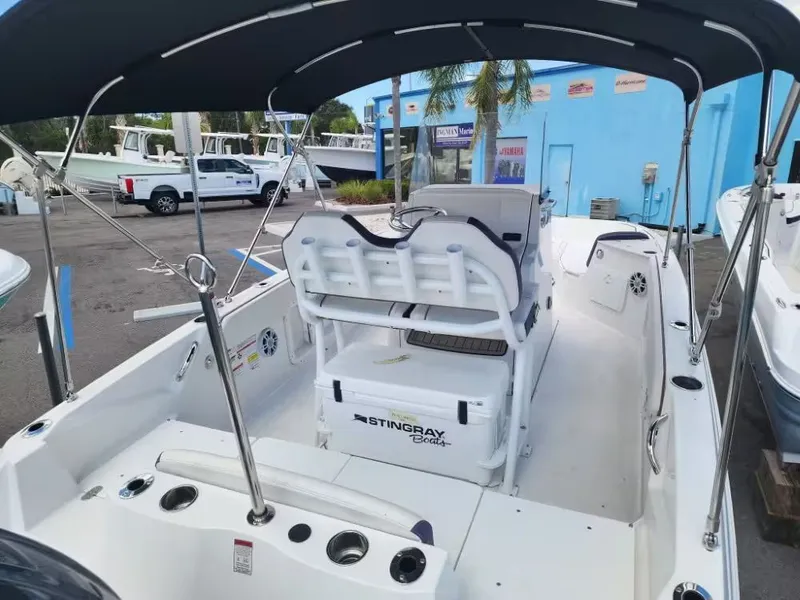 Slide: The Image of Stingray 206 CC 2025 - 7