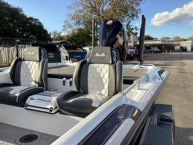 Slide: The Image of Bass Cat Cougar FTD SP 2026 - 16