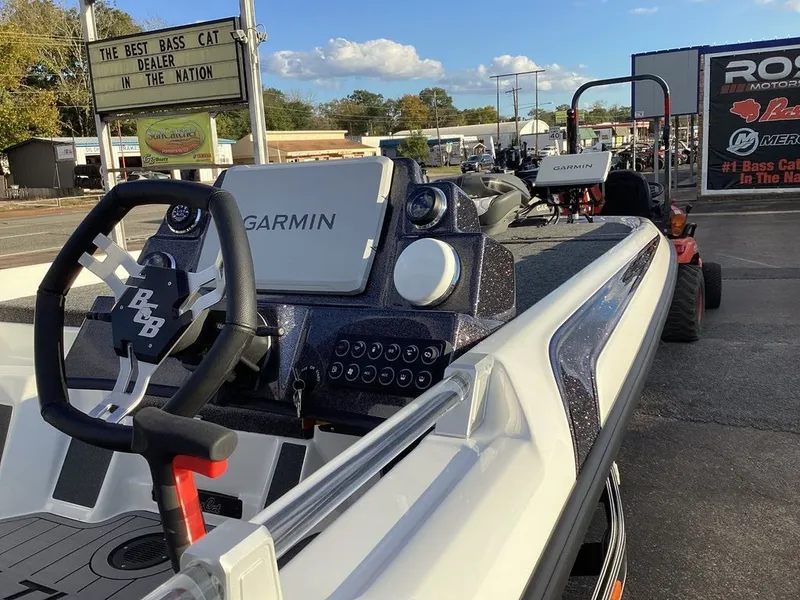 Slide: The Image of Bass Cat Cougar FTD SP 2026 - 33