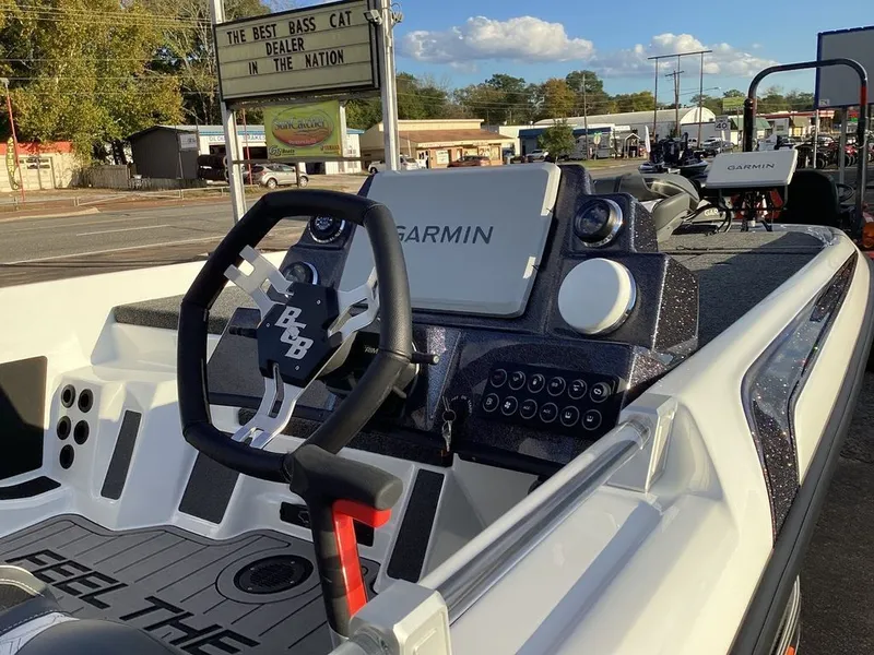 Slide: The Image of Bass Cat Cougar FTD SP 2026 - 34