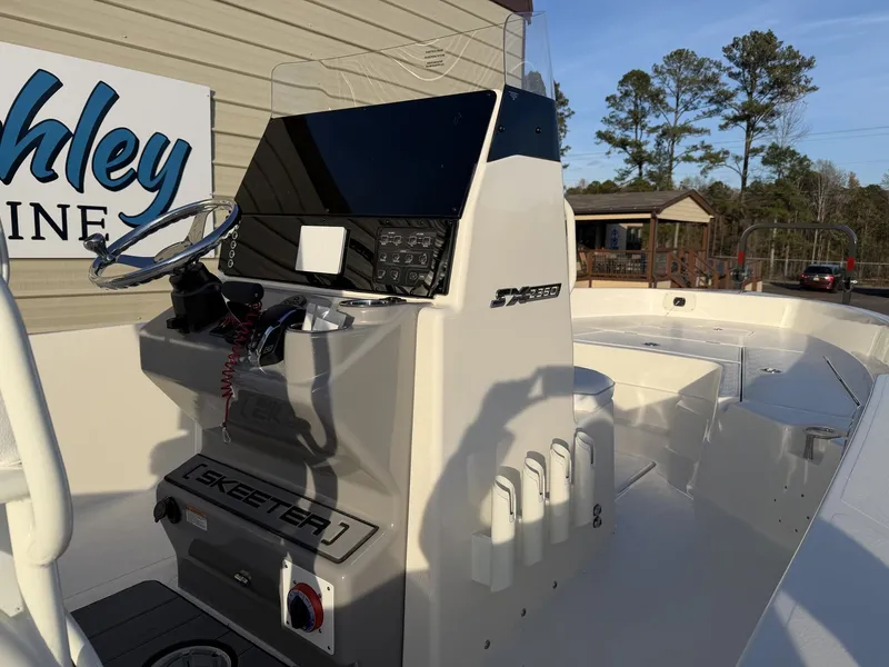 Slide: The Image of Skeeter SX2350 2026 - 5