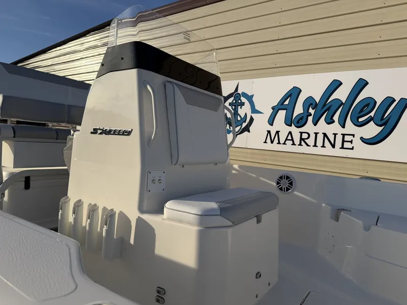 Slide: The Image of Skeeter SX2350 2026 - 7