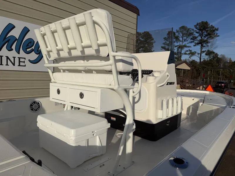 Slide: The Image of Skeeter SX221 2026 - 7