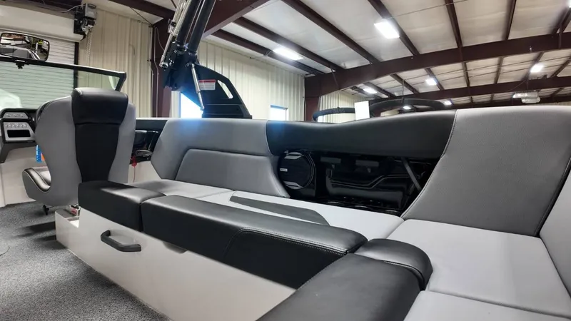 Slide: The Image of MasterCraft NXT24 2026 - 22